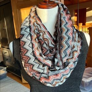 Super Soft Like New Eyeful Black, Gray, Brown, Rust Chevron Knit Infinity Scarf
